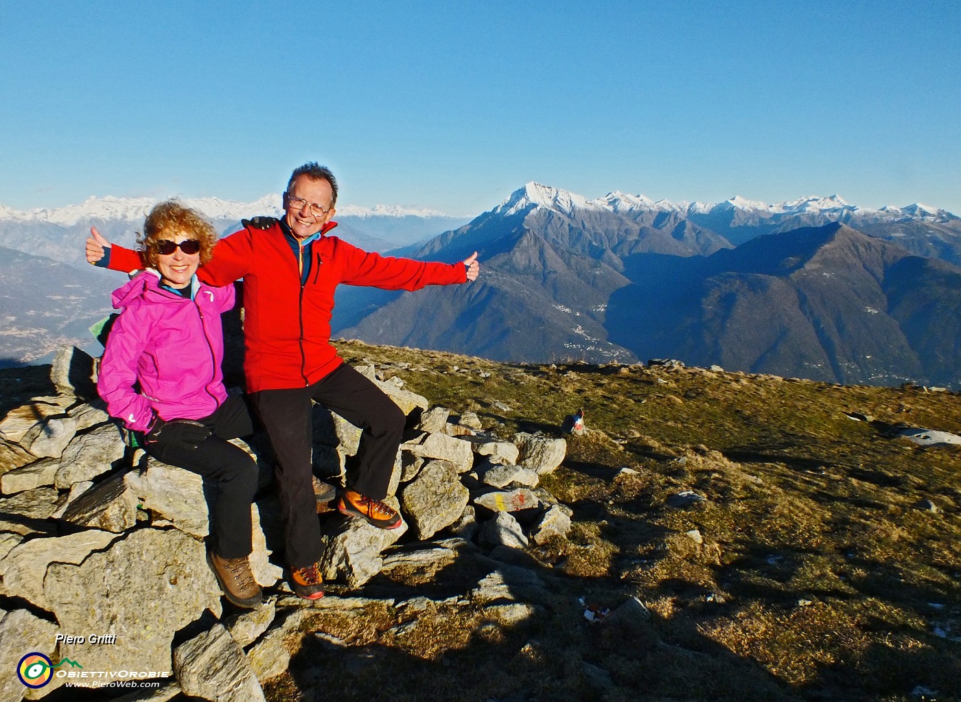 76 In vetta al Bregagnino (1905 m)  con vista in Legnone.JPG